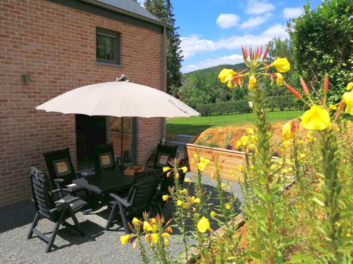 Maison Et Velos A Godinne Dans La Vallee De La Meuse Екстериор снимка