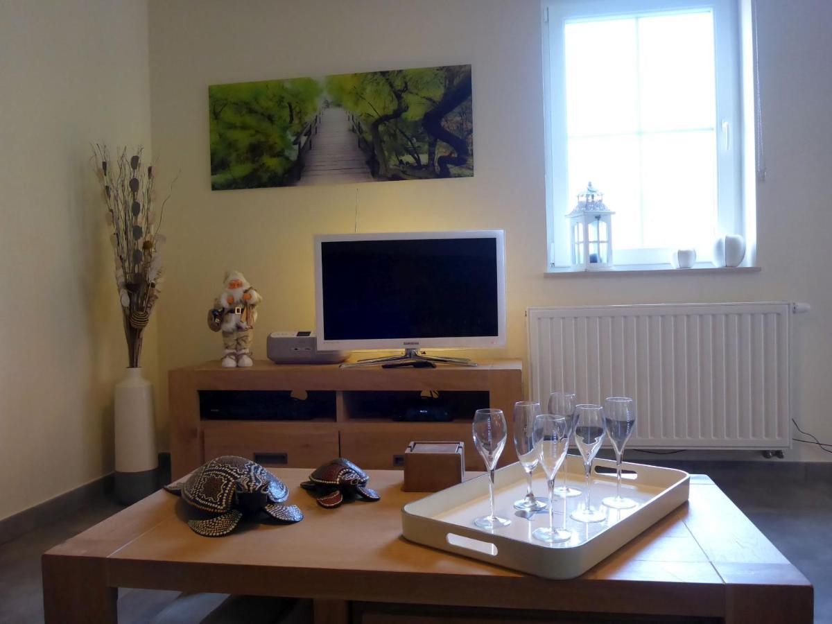 Maison Et Velos A Godinne Dans La Vallee De La Meuse Екстериор снимка